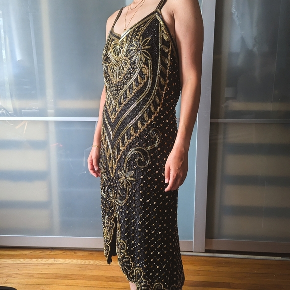 Absolutely stunning vintage hand beaded dress on silk - Size L - Picture 3 of 13